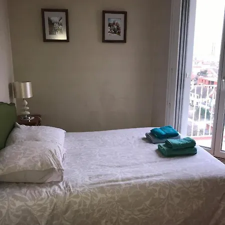 Apartment Clemenceau 82 *